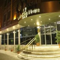 Grand Ezel Hotel, hotel em Mersin
