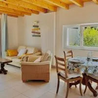 Charmante maisonnette avec piscine partagée: Charancieu şehrinde bir otel