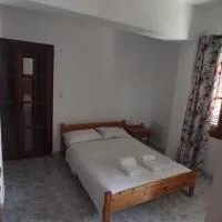 Genos suites โรงแรมในสตาวรอช