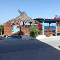 Akri Rooms: Akrata şehrinde bir otel