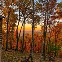 scenic and romantic cabin- 20 min to Blowing Rock, Hotel in Blowing Rock