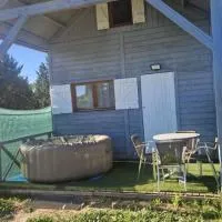 Chalet à la campagne 40m2,Charleval的飯店