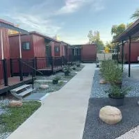 Red Cabins on Cordial Lane, Hotel in Winton