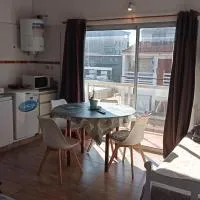 Dept. Miramar (1 cuadra del mar y 3 de SanBer.), hotel i Costa Azul