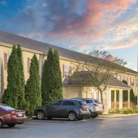 Super 8 by Wyndham Maumee Perrysburg Toledo Area, hotel near Toledo Express Airport - TOL, Maumee