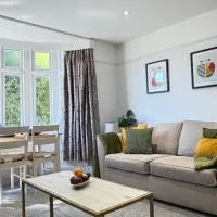 Quiet Cambridge 2-Bed near Girton, Parking, Workspace, Long Stays, hotel a Girton