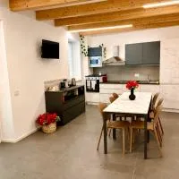 Al Vicolo Holiday Home, Hotel in Nave San Rocco