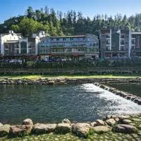 Zhangjiajie Boman Smart Hotel -10min to Forest Park East Gate & English Butler & Tour Tickets-The pool opens in the summer, hotel a Zhangjiajie