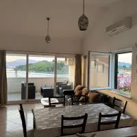 Beachside 2-Bed Bliss!, hotel em Blace