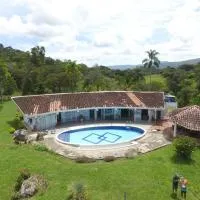 Casa Merak Villa de Lujo con Piscina Infinita y Vista 360 Desconexión Total Oiba Santander, hotell i Oiba