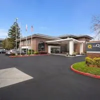 La Quinta by Wyndham Oakland - Hayward، فندق في هايوارد