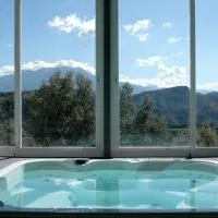 Jingtu Wellness & Spa Resort, מלון בComares