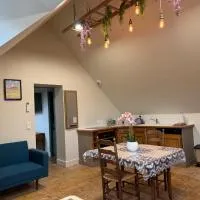 Le Perchoir du Vieux Puits، فندق في ميرليمونت