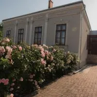 Rózsakert Vendégház: Celldömölk şehrinde bir otel