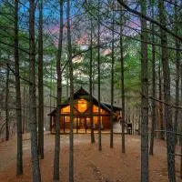 Walk2Town•Private Creek•Hot Tub•Deck•Fireplaces, готель у місті Брокен-Боу