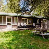 3-Bedroom Cottage #7 - Ambleside, hotelli kohteessa Kawartha Lakes