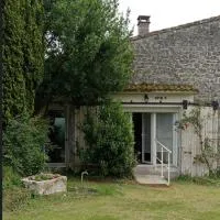 Gite 2 des Ecuries du Seillery, hotel v destinácii La Clisse