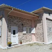 Vila Harmony، فندق في Plátonas