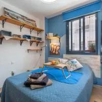 Los Abrigos 1 room Playa Wifi, отель в городе Лос-Абригос