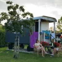 Unieke pipowagen, Recreatie aan de Vecht, Weesp,韋斯普的飯店