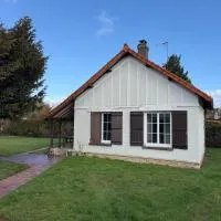 La Maisonnette de Fontaine - Au calme avec jardin,Fontaine-sous-Jouy的飯店
