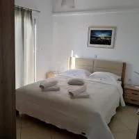 Niko's apartments 1, מלון באלפוניסוס