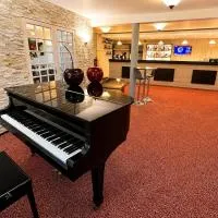 Logis Hotel Altina, hotell sihtkohas Pacy-sur-Eure