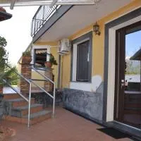 Casa RUDOM, hotel a Aci SantʼAntonio