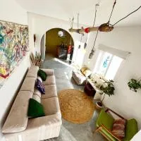 Sunlit Hideaway with Penthouse Charm, hotel en Birkirkara