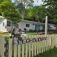 Baansukhita, hotel em Laem Sing