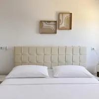Summer Home, hotel u gradu Gjilek