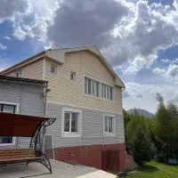 Naryn में, होटल AJO Guesthouse