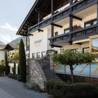 JOHAN - Rooms & Breakfast Merano, hotel en Marlengo