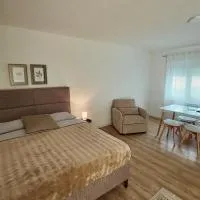 JazAzur, hotel i Lastva