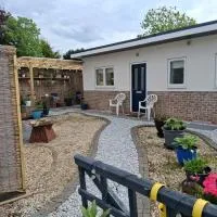 Secret Bungalow, hotel em Warsop
