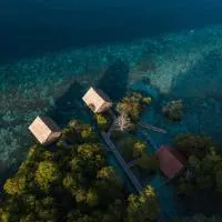 Yonas Homestay - Raja Ampat, מלון בBesir