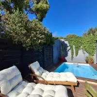 Maison indépendante avec piscine privative près de la mer, hotel a La Garde