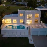 WhitsunStays - The Cyclades, hotel Eimeo városában