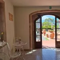 Borgo Pomaia Resort Appartamenti Piscine Ristorante e Sala Convegni, hotel v destinácii Pomaia