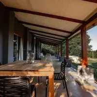 Aloe Arbour Farm Stay، فندق في وايت ريفر