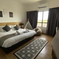 H&A Private Suite Inside H Elite Hotel - Video Games, Netflix, Pelampung, Life Jacket, Kids Toys, Super King Bed: Kota Bharu şehrinde bir otel