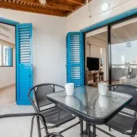 Beachside Hideaway Apartment, 200m to the Havana Beach, hotel em Pyla