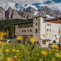 B&B Hotel Passo Tre Croci Cortina, hotel em Cortina dʼAmpezzo