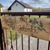 Siedlisko Jelonki、Urowoのホテル