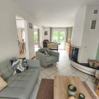 Family Villa for 6 People, 3 Bedrooms, Fenced Garden, hotel u gradu 'Marck'