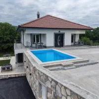 Grandpa's Ranch Niksic, hotel em Nikšić