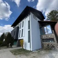 Franzdorf Alpin, hotel u gradu Valiug