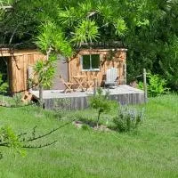 Roulotte pour amoureux de la nature, hotel a Bugarach