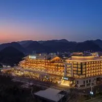 Furong Internationa Grand Hotel-Free pick-up - Free gym & pool - English service -The Only International Luxury Hotel in Furong Town, hotel em Wangcun