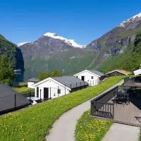 Geirangerfjorden Feriesenter: Geiranger şehrinde bir otel